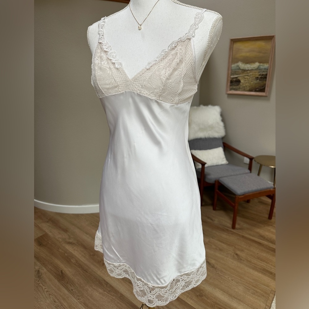 Vera wang intimates satin and lace chemise